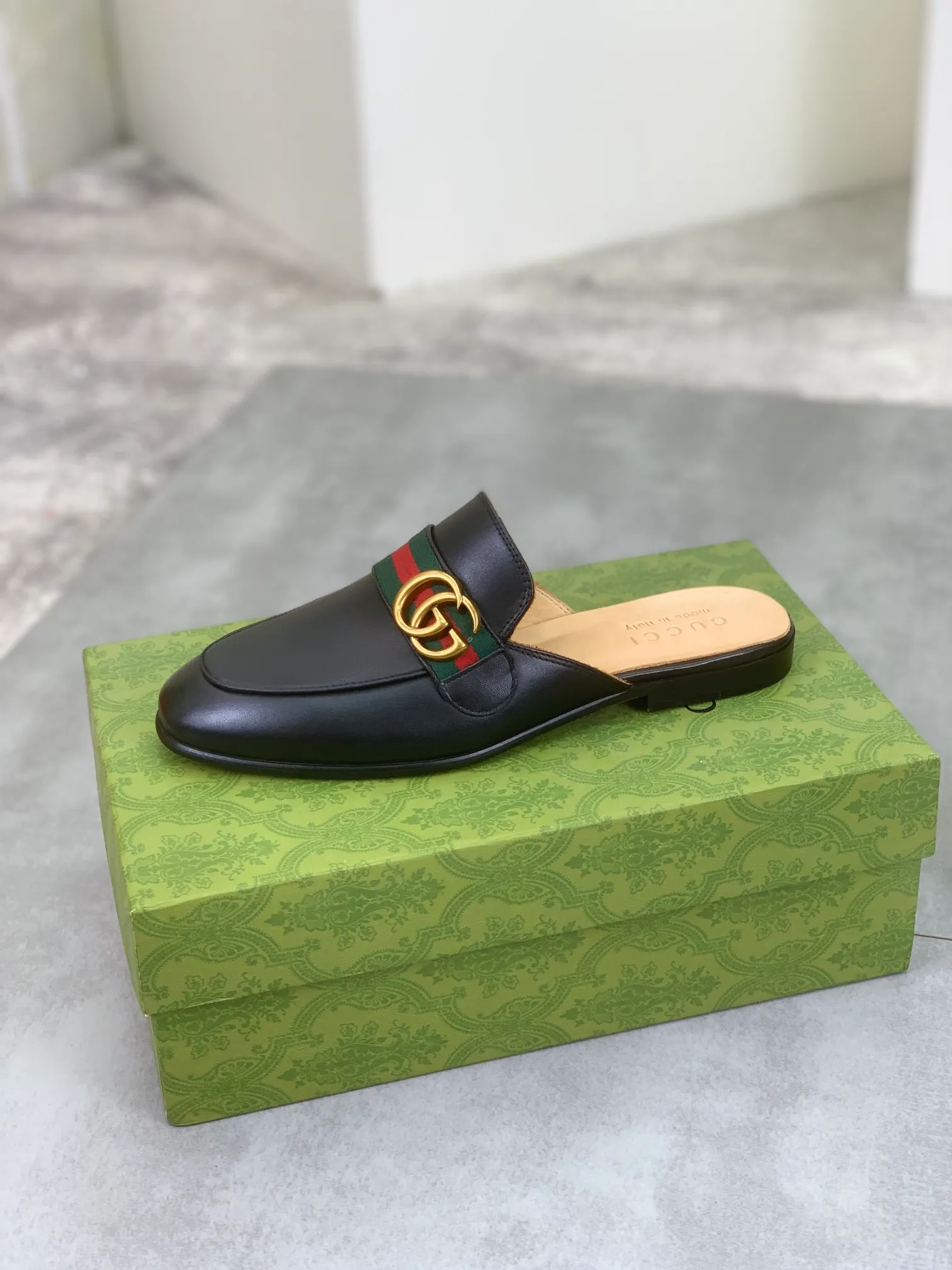 Men's Men's Shoes💰P480💰【New Style】Water-dyed Niuli High Quality Gucci half-drag business leather shoes hot selection (Gucci) official website latest Gucci half-drag 🎁 business leather shoes, hot style 💥 simple and elegant style, exclusive for trendy men. Unique official website latest brand original double G embossing Elements 👑 Original Gucci decoration, fashionable and elegant, fabric original calfskin ✅ Fully imported first-layer cowhide lining, official website designated wear-resistant, rubber business outsole, classic model taken at the counter in real life 🎬Number: 38-44 (45 46 customized) 2⃣️colors available